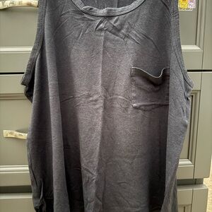 American Eagle Outfitters Black Tee